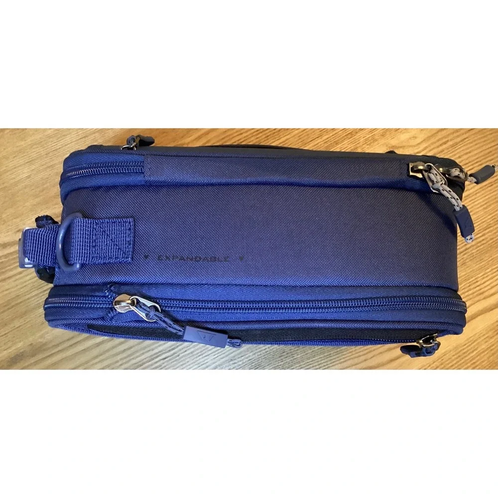 Titan Pro Expandable Lunch Box by Arctic Zone Bento Box & 2 Ice Walls, Navy